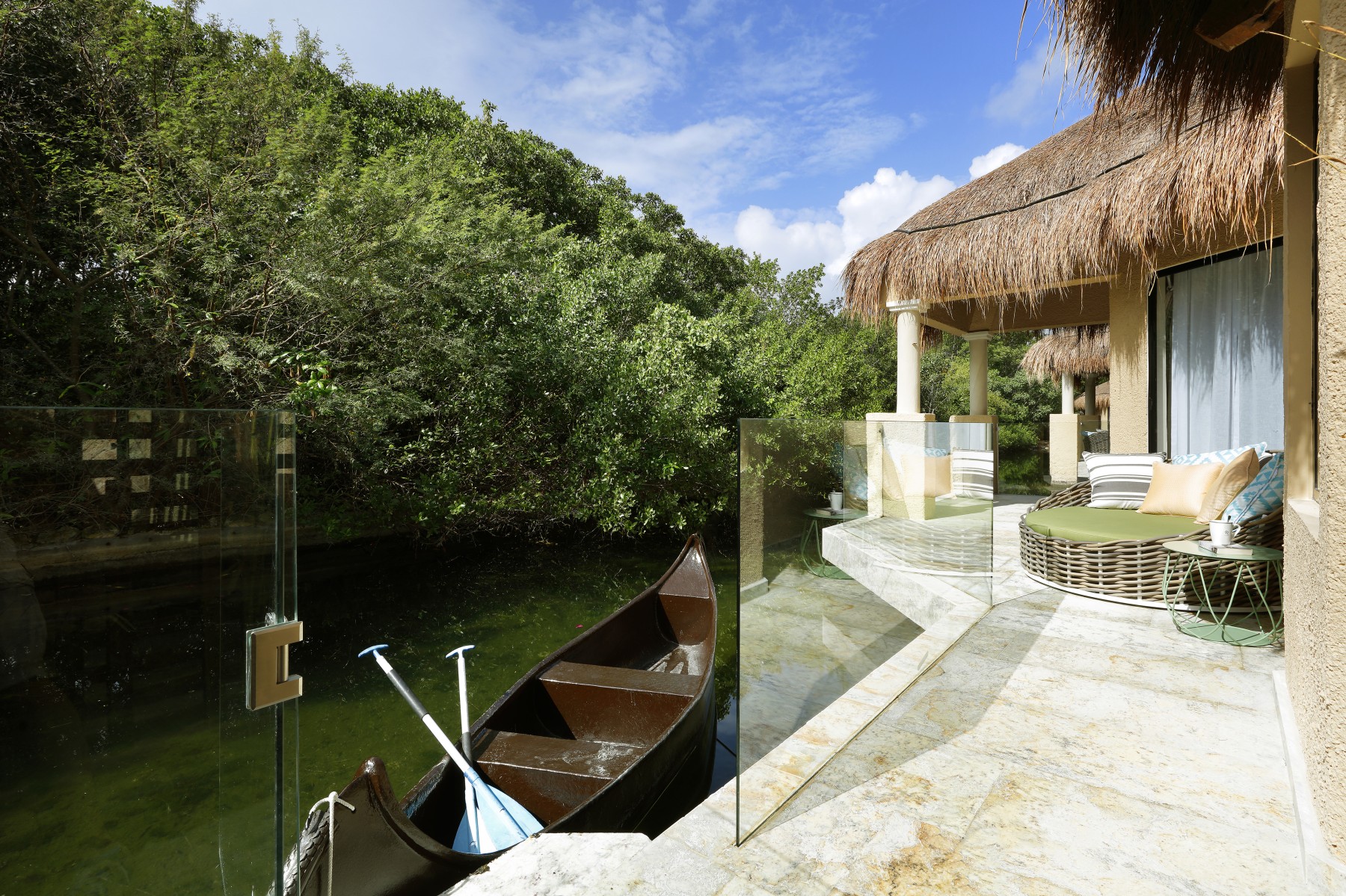 Romance Bungalow by the lake